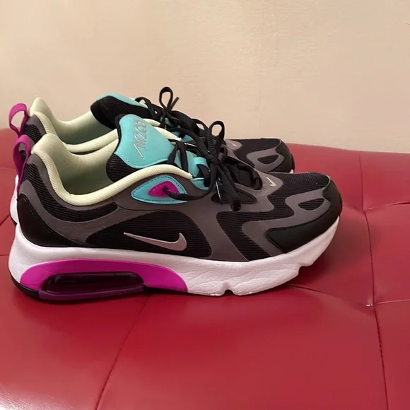 Nike Airmax Women’s 200 - Picture 2 of 7